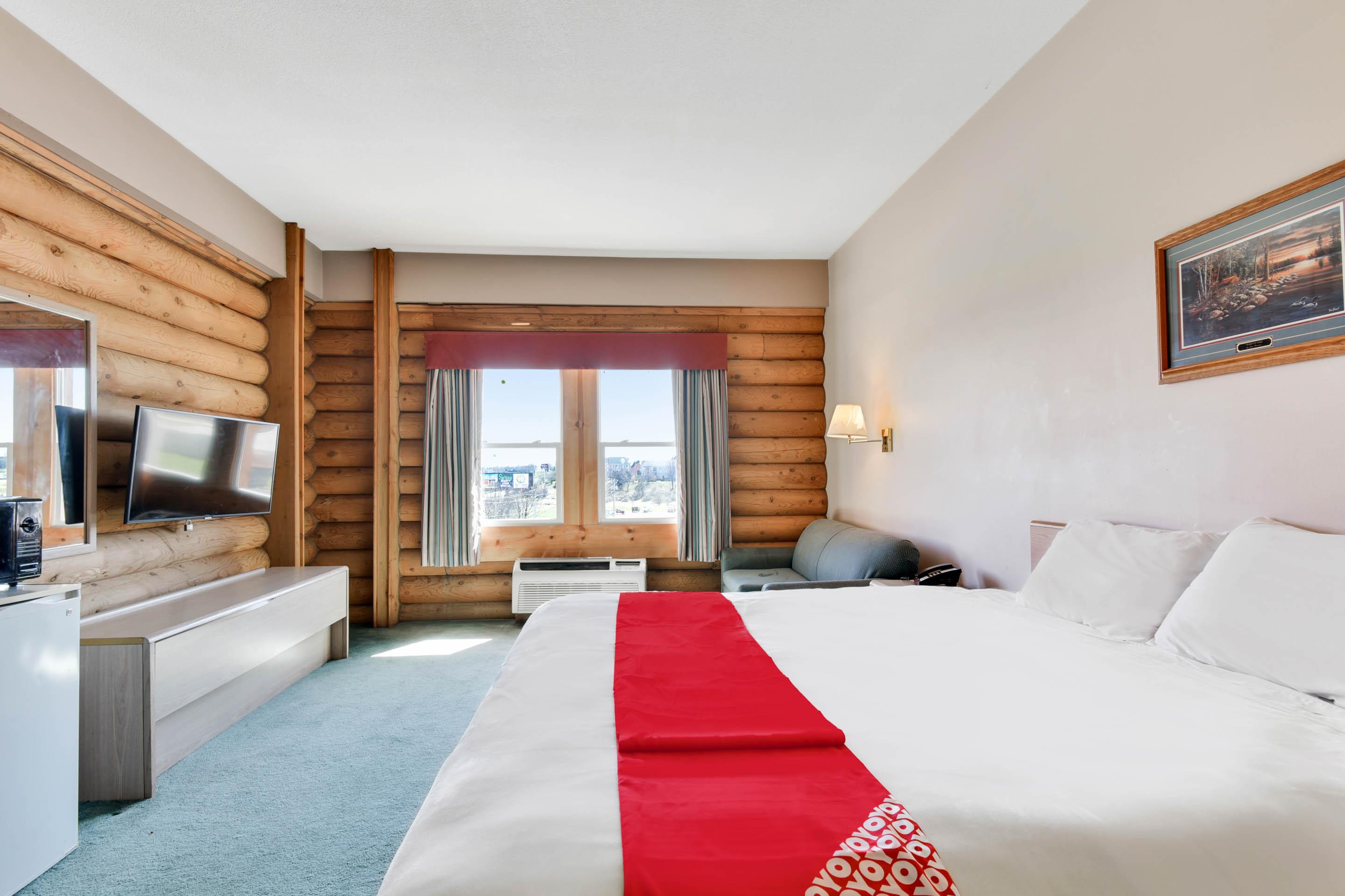 Casa Loma Inn & Suites By Oyo Davenport Ia Near I-80 Екстер'єр фото