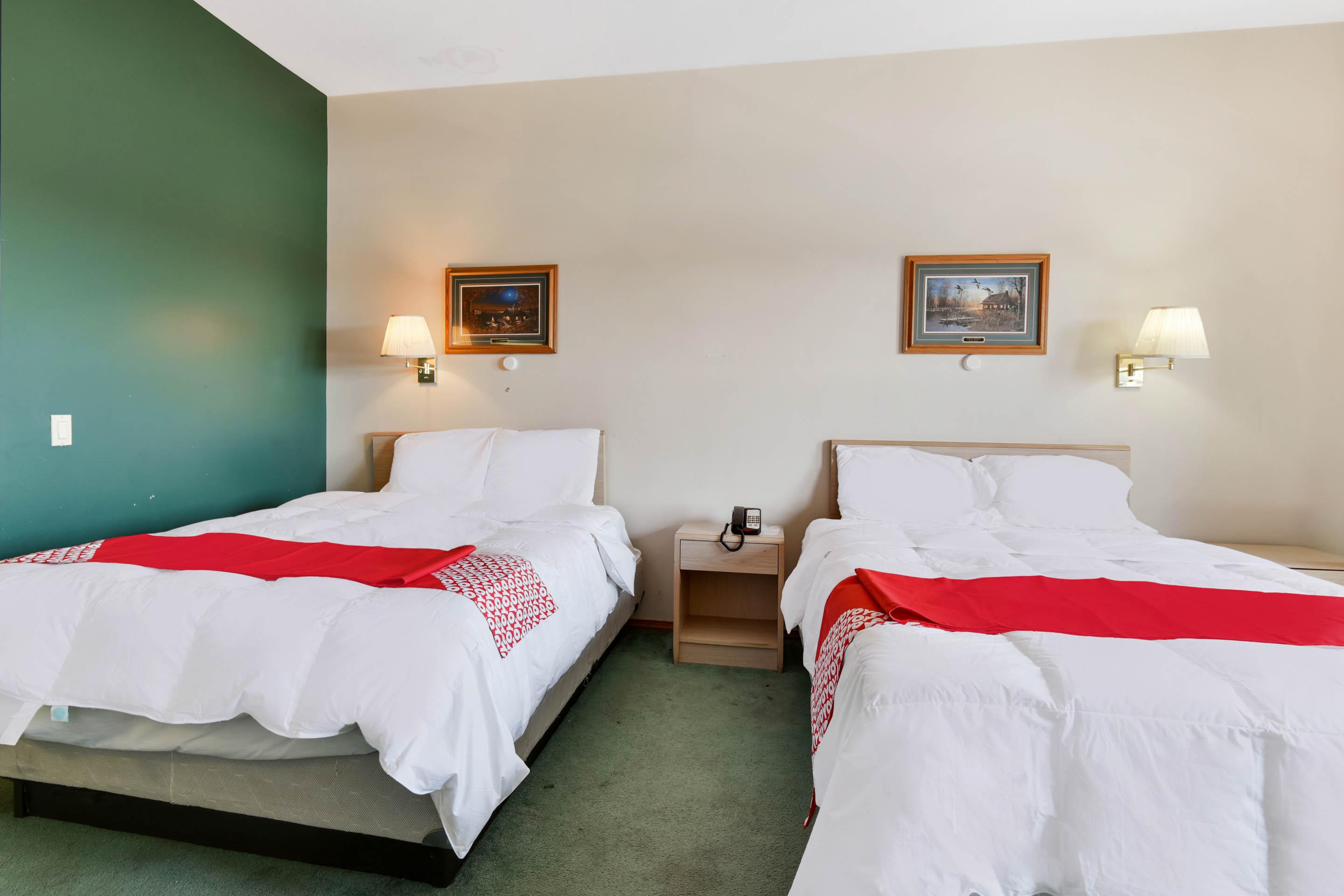 Casa Loma Inn & Suites By Oyo Davenport Ia Near I-80 Екстер'єр фото
