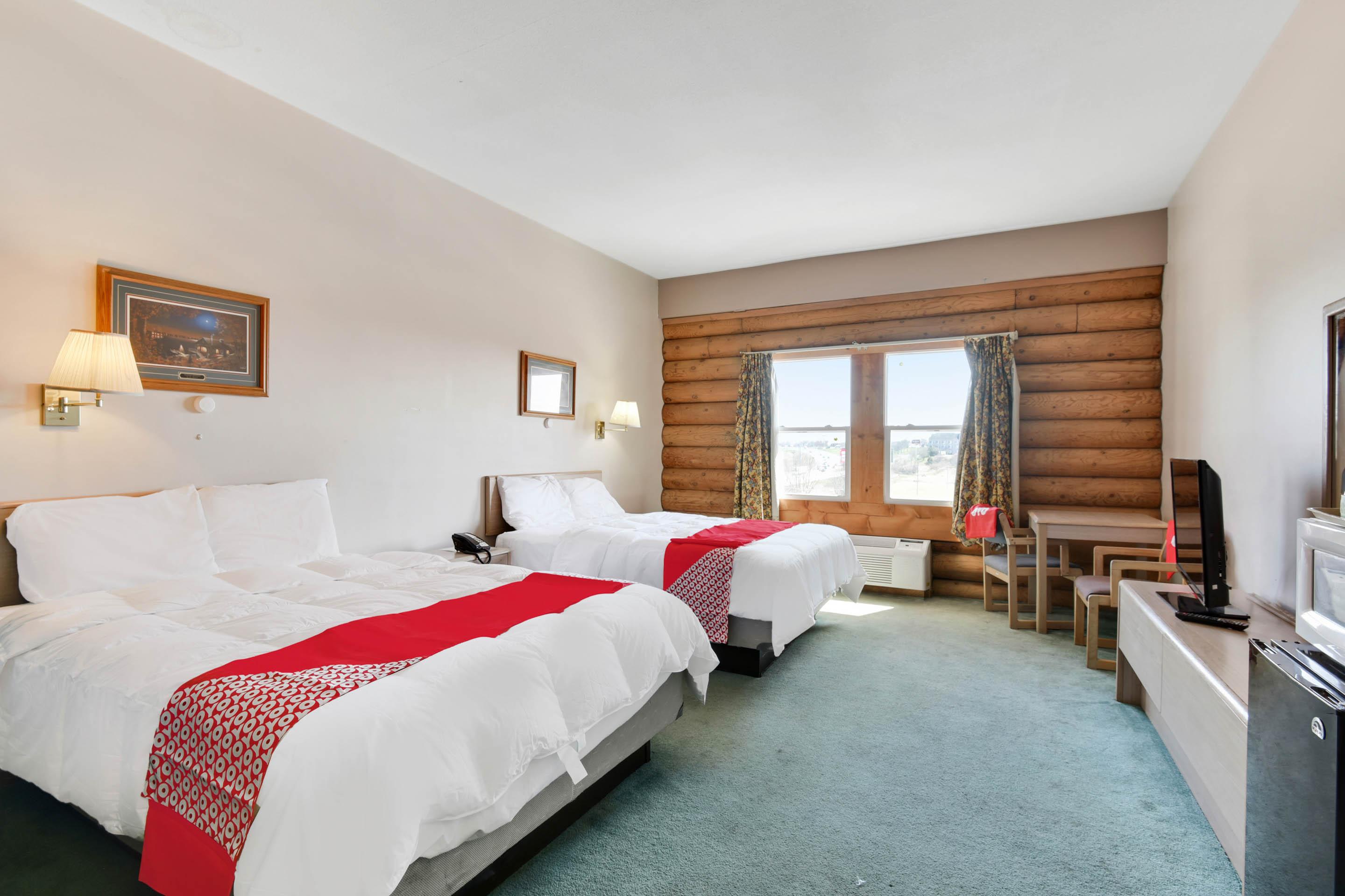 Casa Loma Inn & Suites By Oyo Davenport Ia Near I-80 Екстер'єр фото