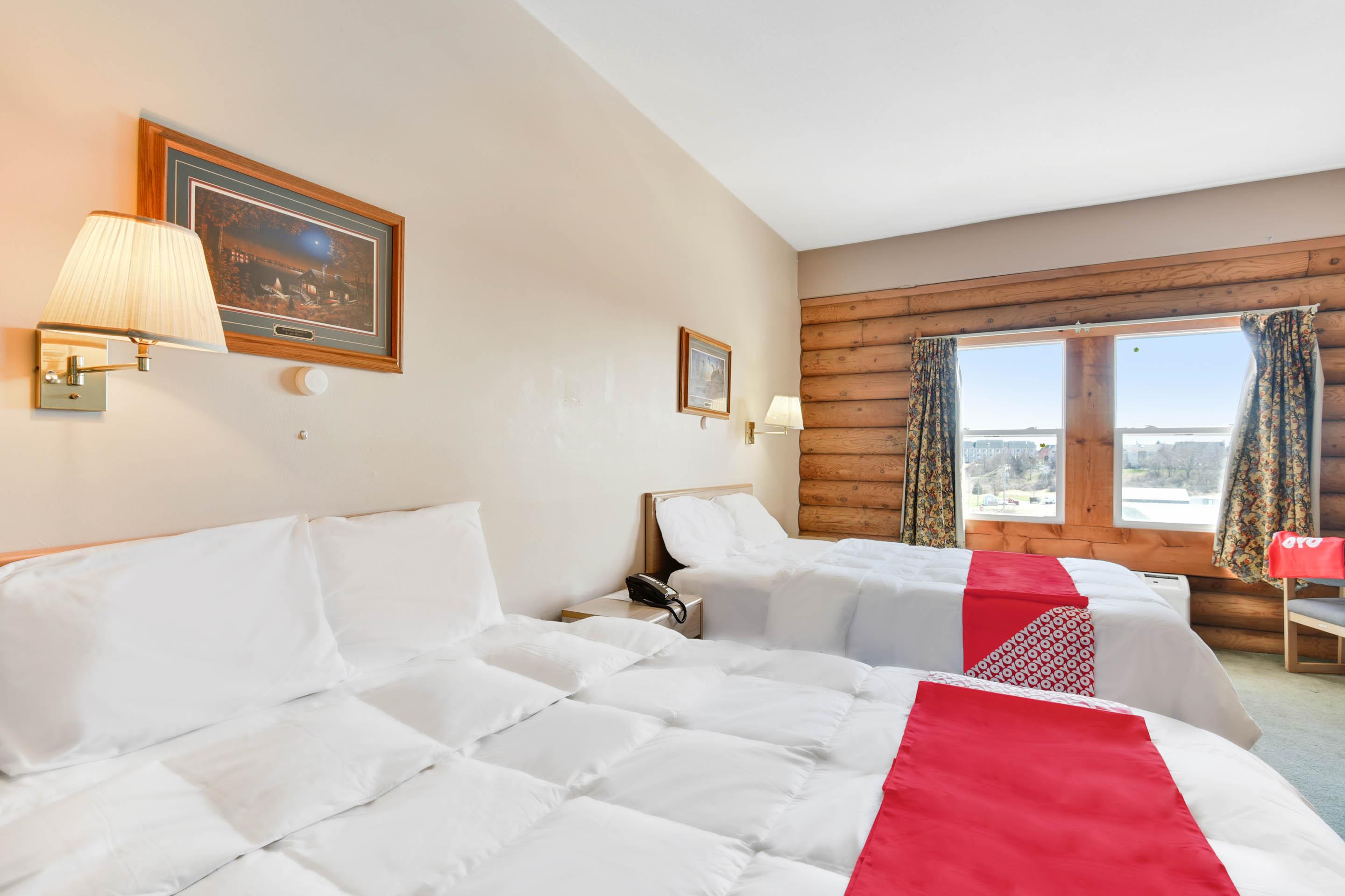 Casa Loma Inn & Suites By Oyo Davenport Ia Near I-80 Екстер'єр фото