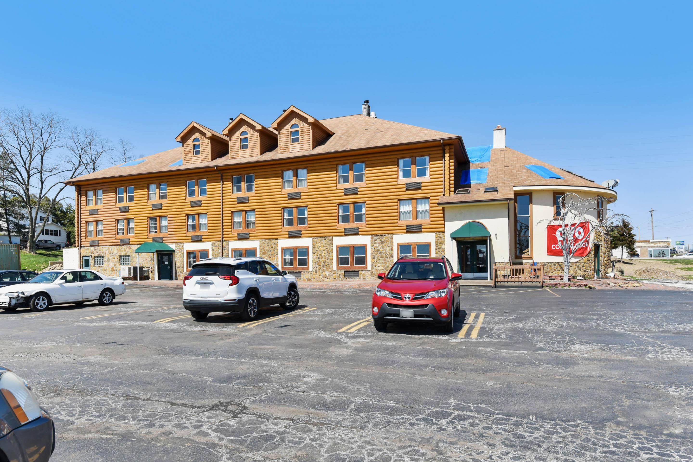Casa Loma Inn & Suites By Oyo Davenport Ia Near I-80 Екстер'єр фото