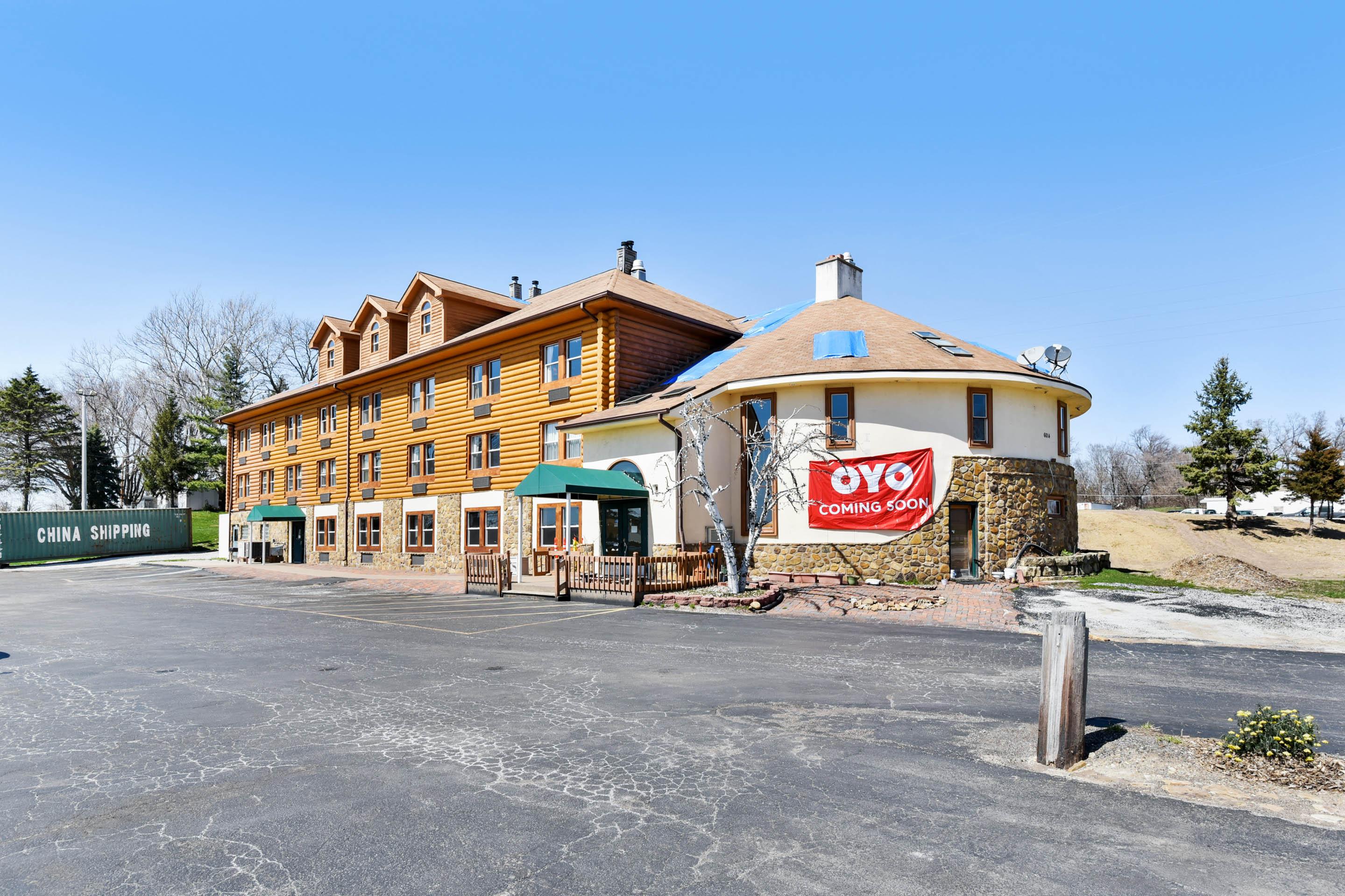 Casa Loma Inn & Suites By Oyo Davenport Ia Near I-80 Екстер'єр фото