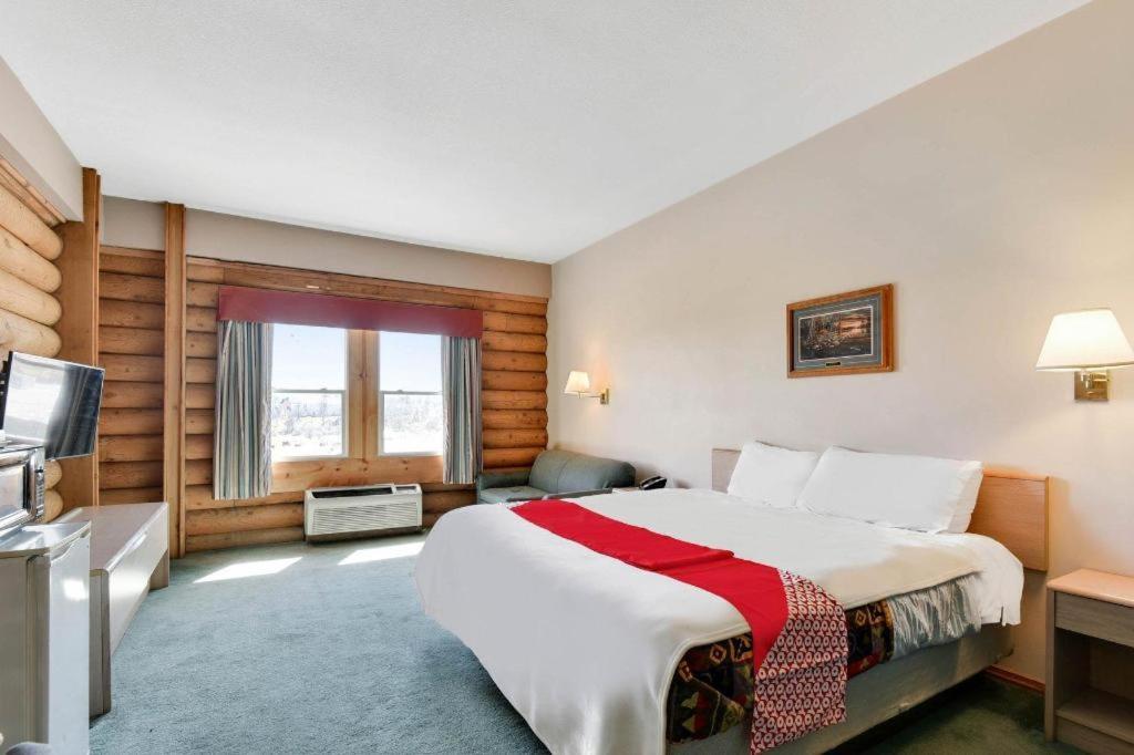 Casa Loma Inn & Suites By Oyo Davenport Ia Near I-80 Екстер'єр фото