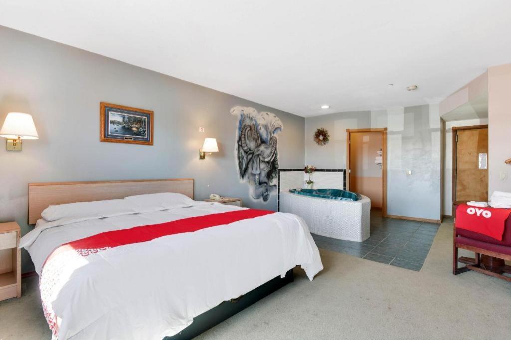 Casa Loma Inn & Suites By Oyo Davenport Ia Near I-80 Екстер'єр фото