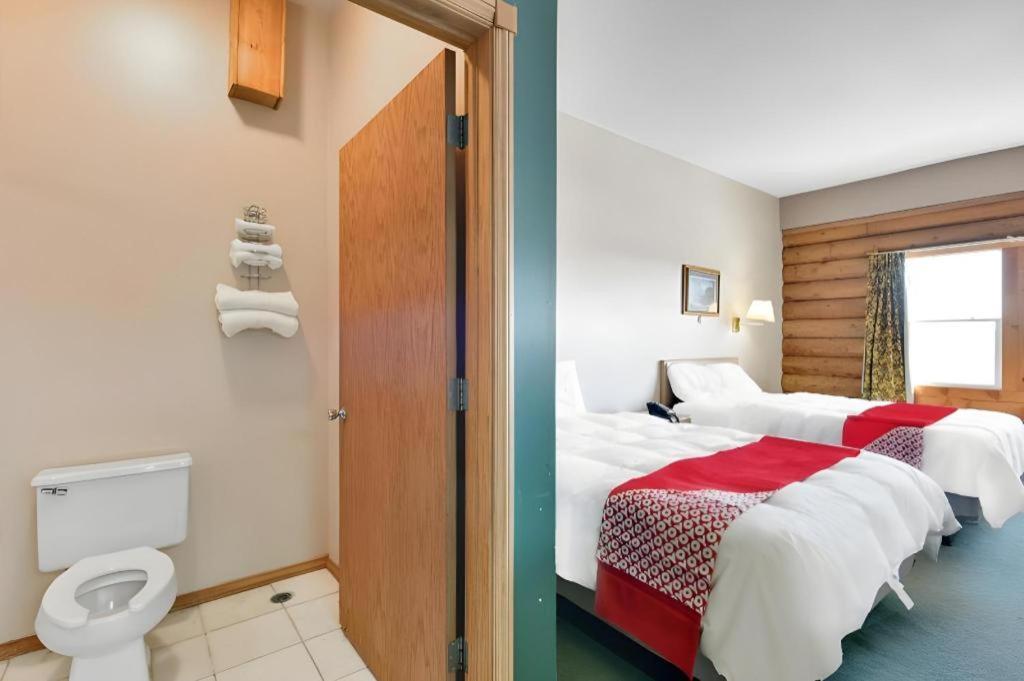 Casa Loma Inn & Suites By Oyo Davenport Ia Near I-80 Екстер'єр фото